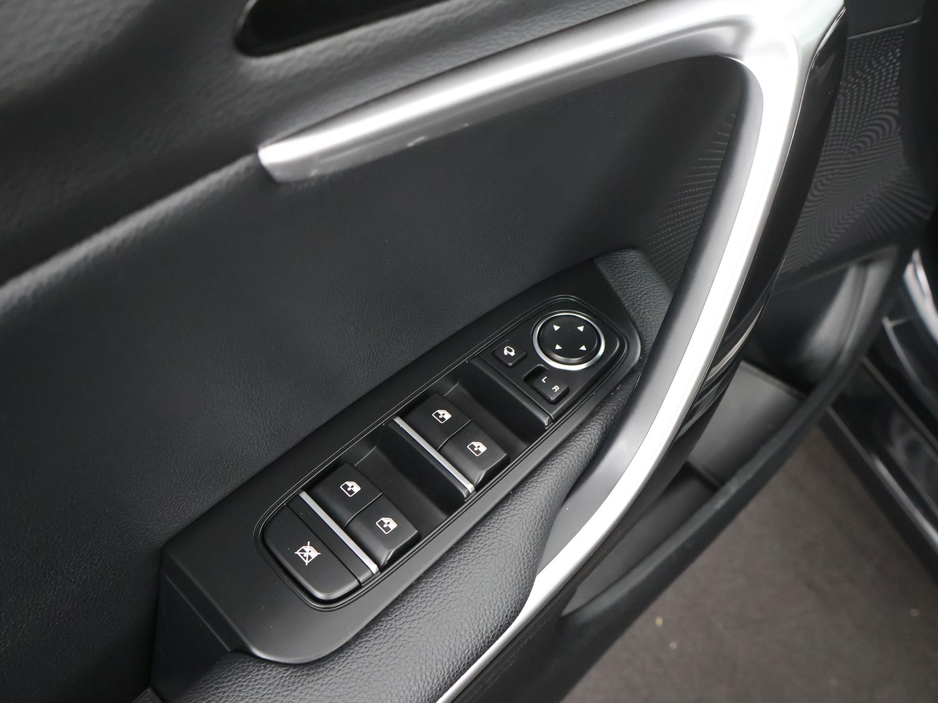 44701186-30.jpg