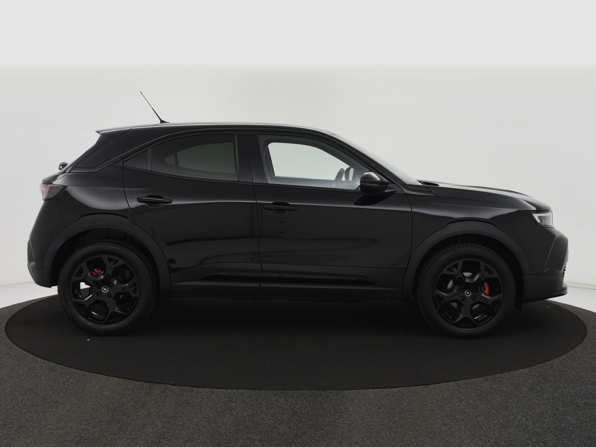 45839237-3.jpg