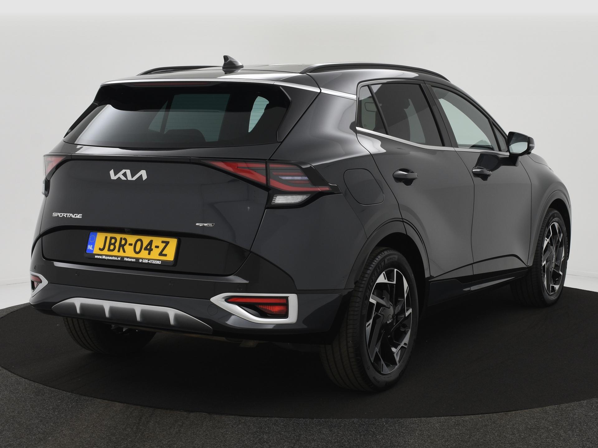 47203764-6.jpg