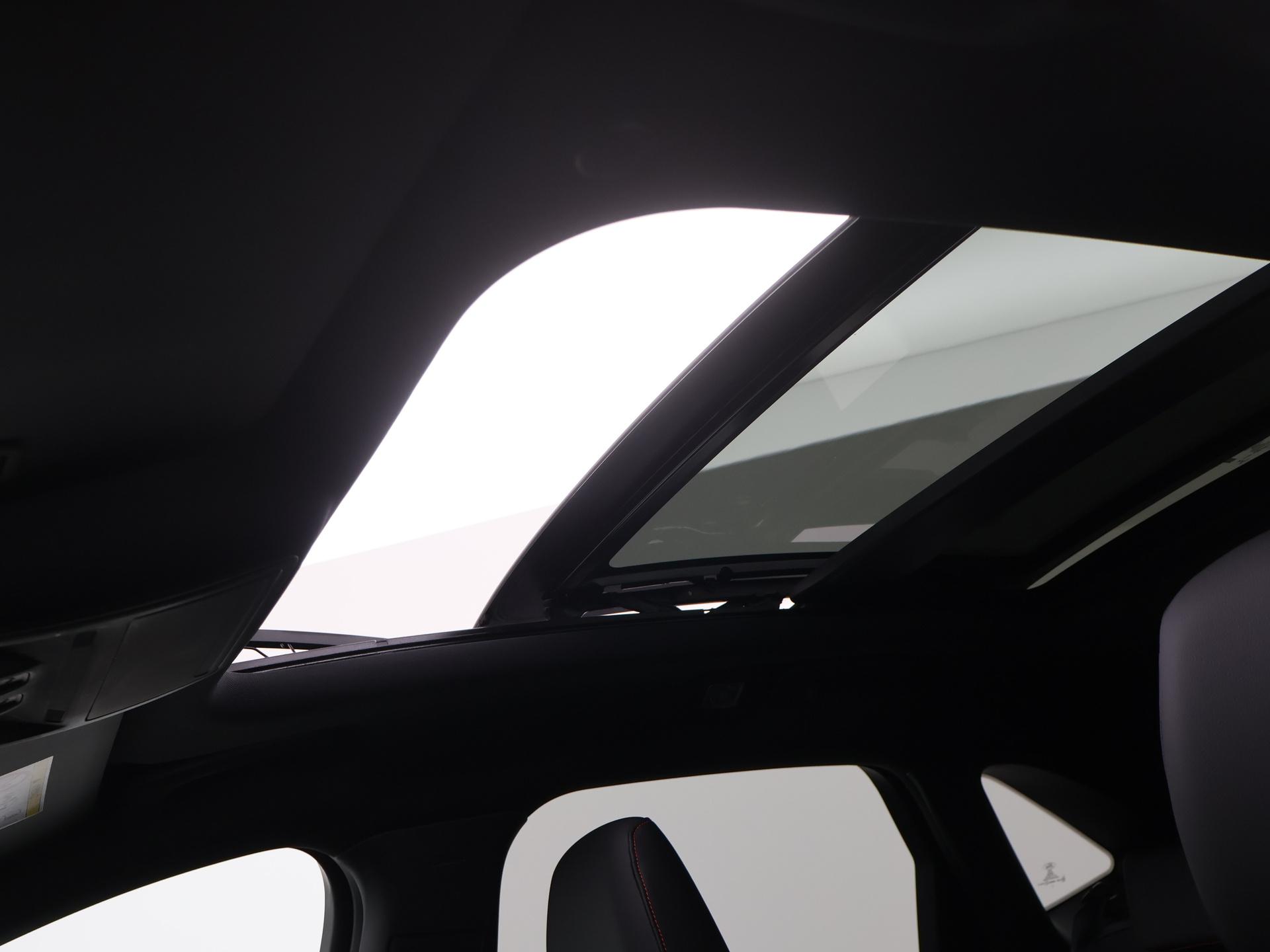 48518220-23.jpg